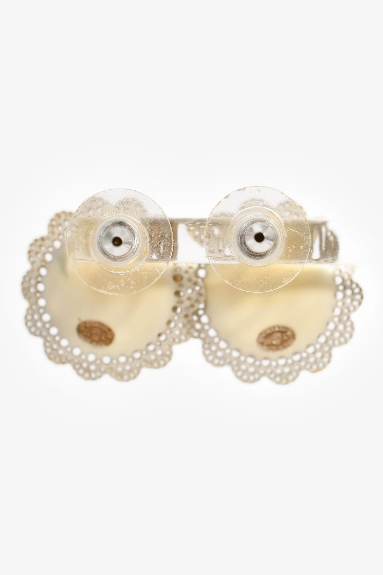 Pre-Loved Chanel™ White Pearl Lace Flower CC Stud Earrings - Image 2