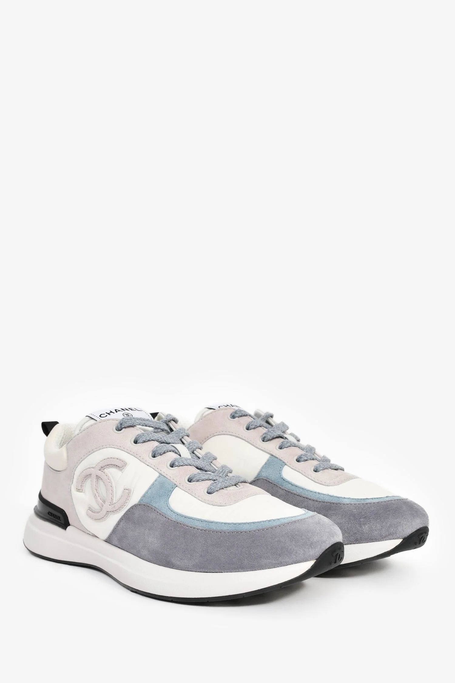 Pre-Loved Chanel™ White/Purple Suede Sneakers Size 41 - Image 2