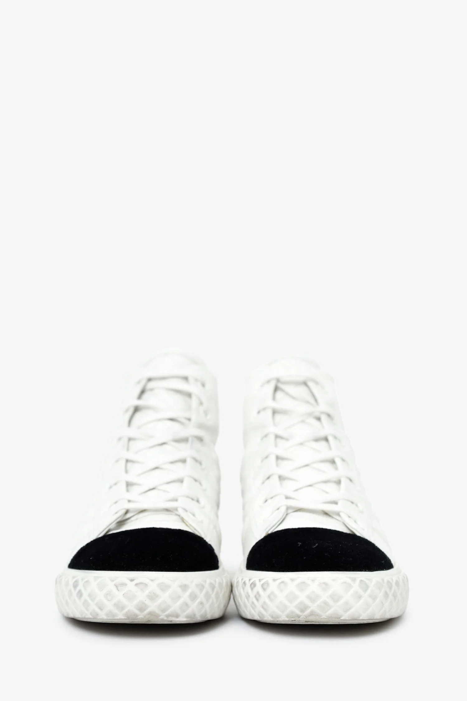 Pre-Loved Chanel™ White Quilted Leather CC Cap Toe High Top Sneaker Size 40 - Image 3