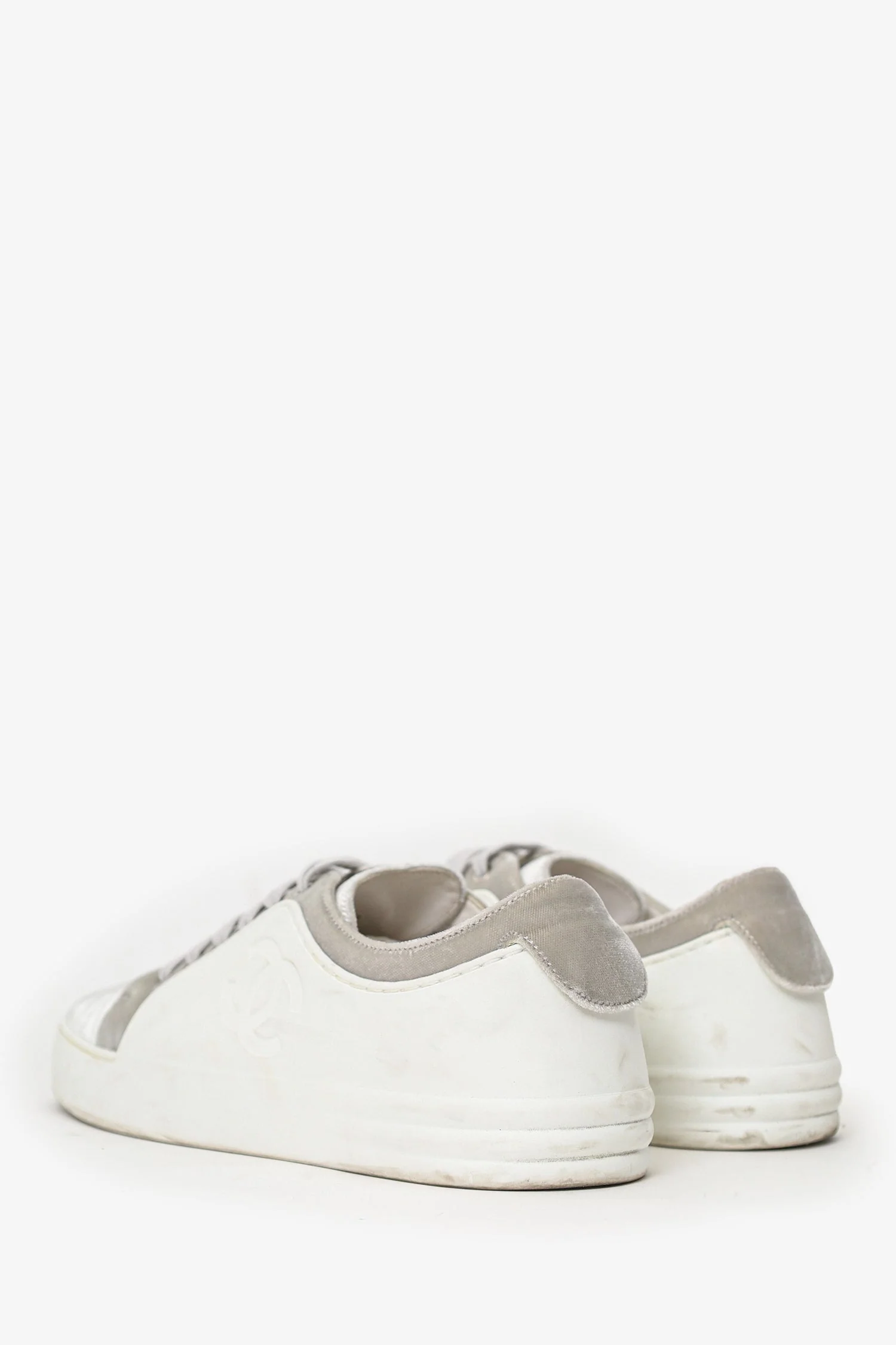 Pre-Loved Chanel™ White Velvet Calfskin CC Sneakers Size 38 - Image 4