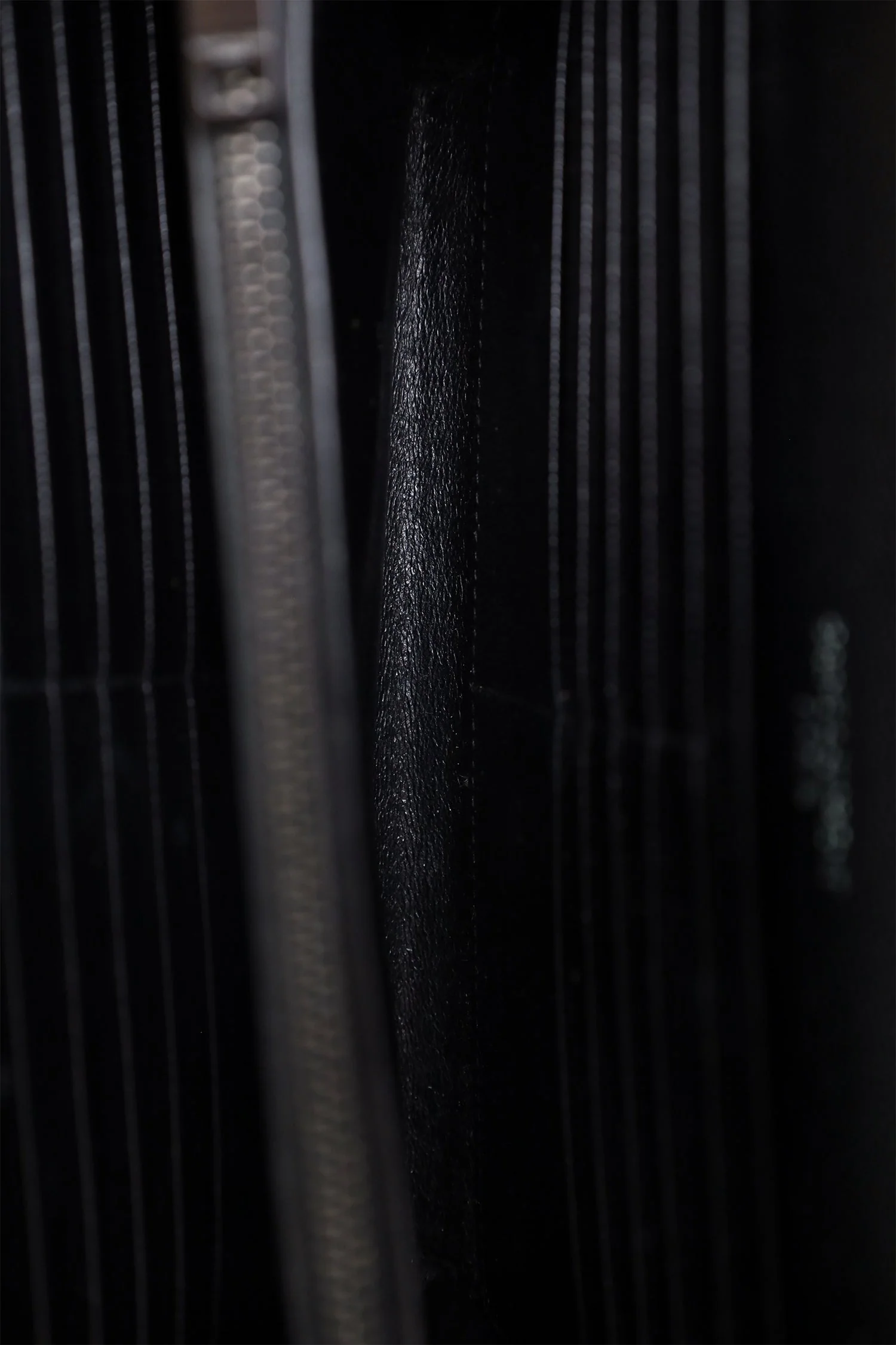 Saint Laurent Black Chevron Leather Envelope Wallet On Chain - Image 7