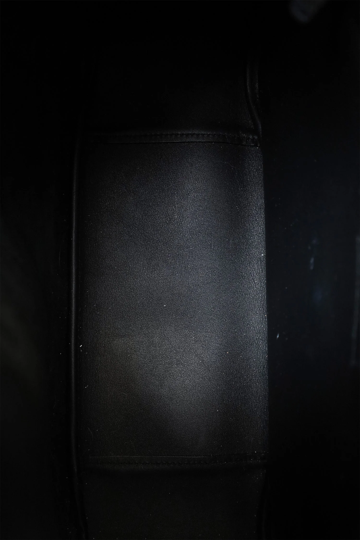 Saint Laurent Black Grained Leather Le 5 a 7 Large Shoulder Bag - Image 6