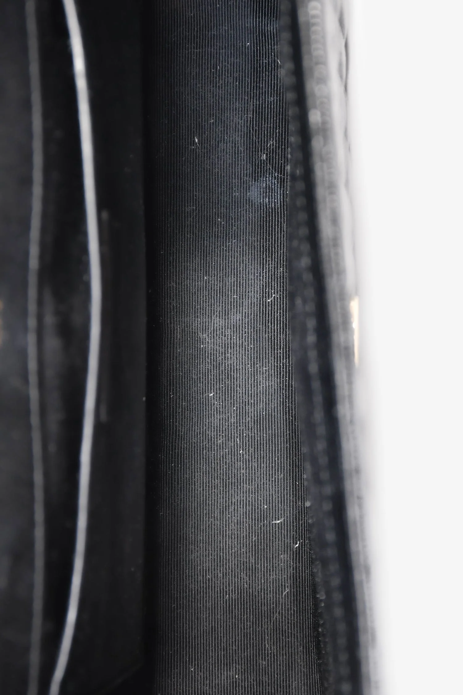 Saint Laurent Black Grained Leather Tri-Quilted Envelope Chain Medium Shoulder Bag - Image 7
