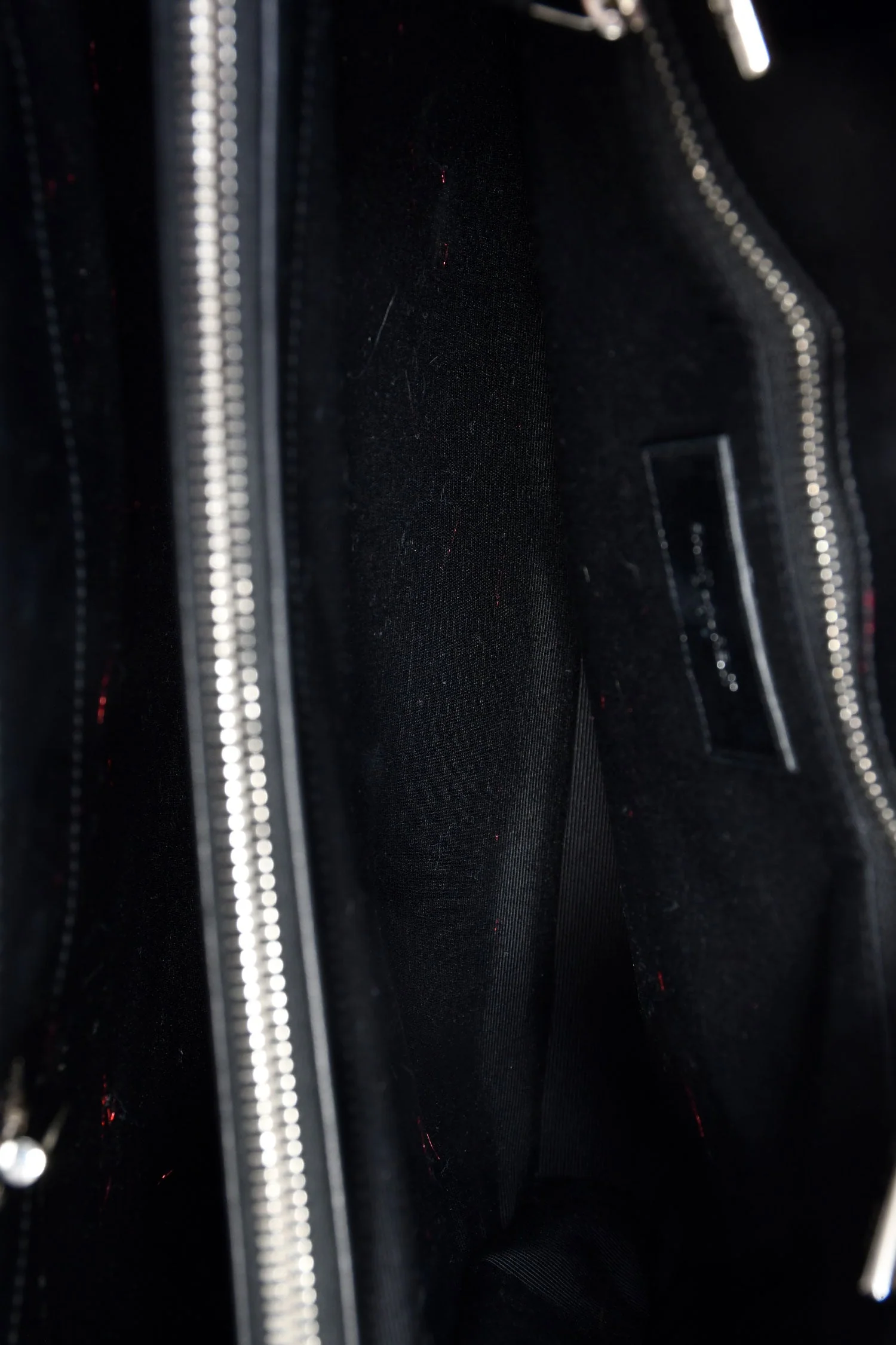 Saint Laurent Black Leather Studded Matelasse Chevron Leather Large Shopping Tote Bag - Image 6