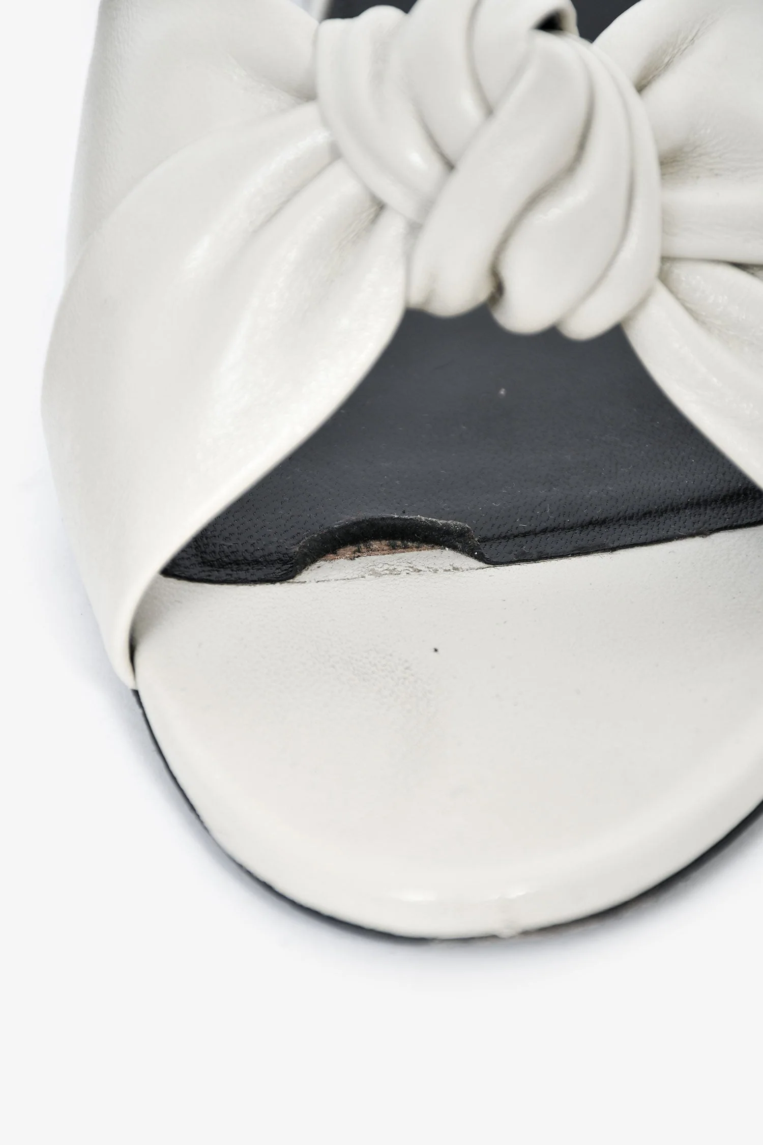 Saint Laurent White Leather Knot Flat Sandals Size 39 - Image 6