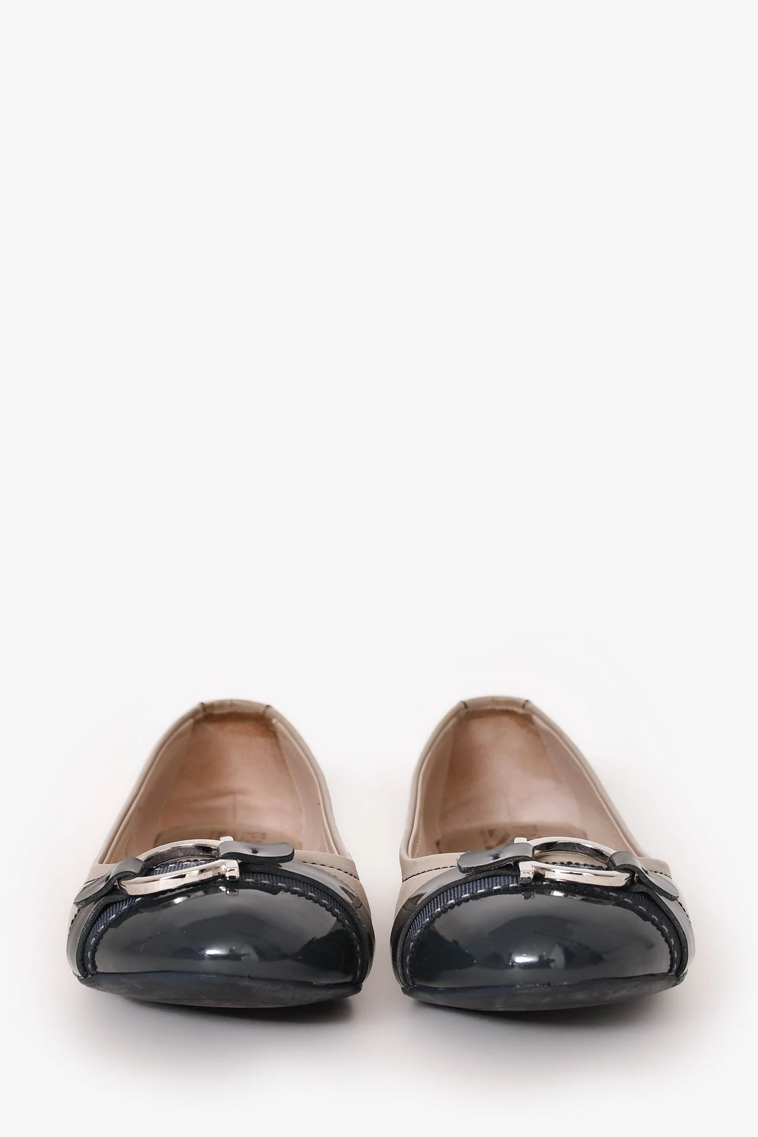 Salvatore Ferragamo Beige/Grey Leather Logo Flats Size 7.5 - Image 3
