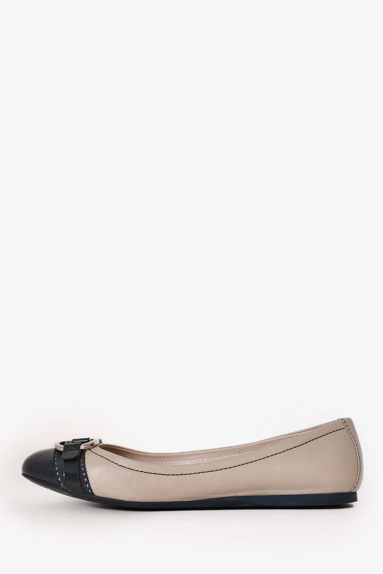 Salvatore Ferragamo Beige/Grey Leather Logo Flats Size 7.5 - Image 5