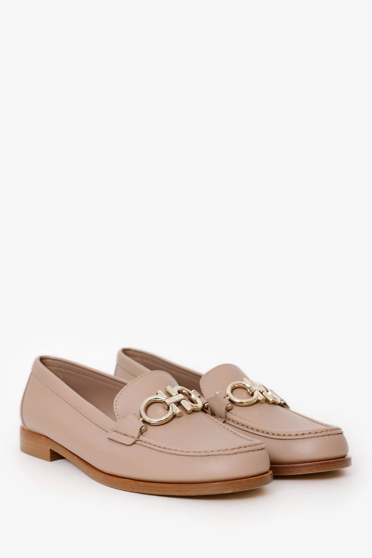 Salvatore Ferragamo Nude Leather Gancini Loafers Size 7 - Image 2