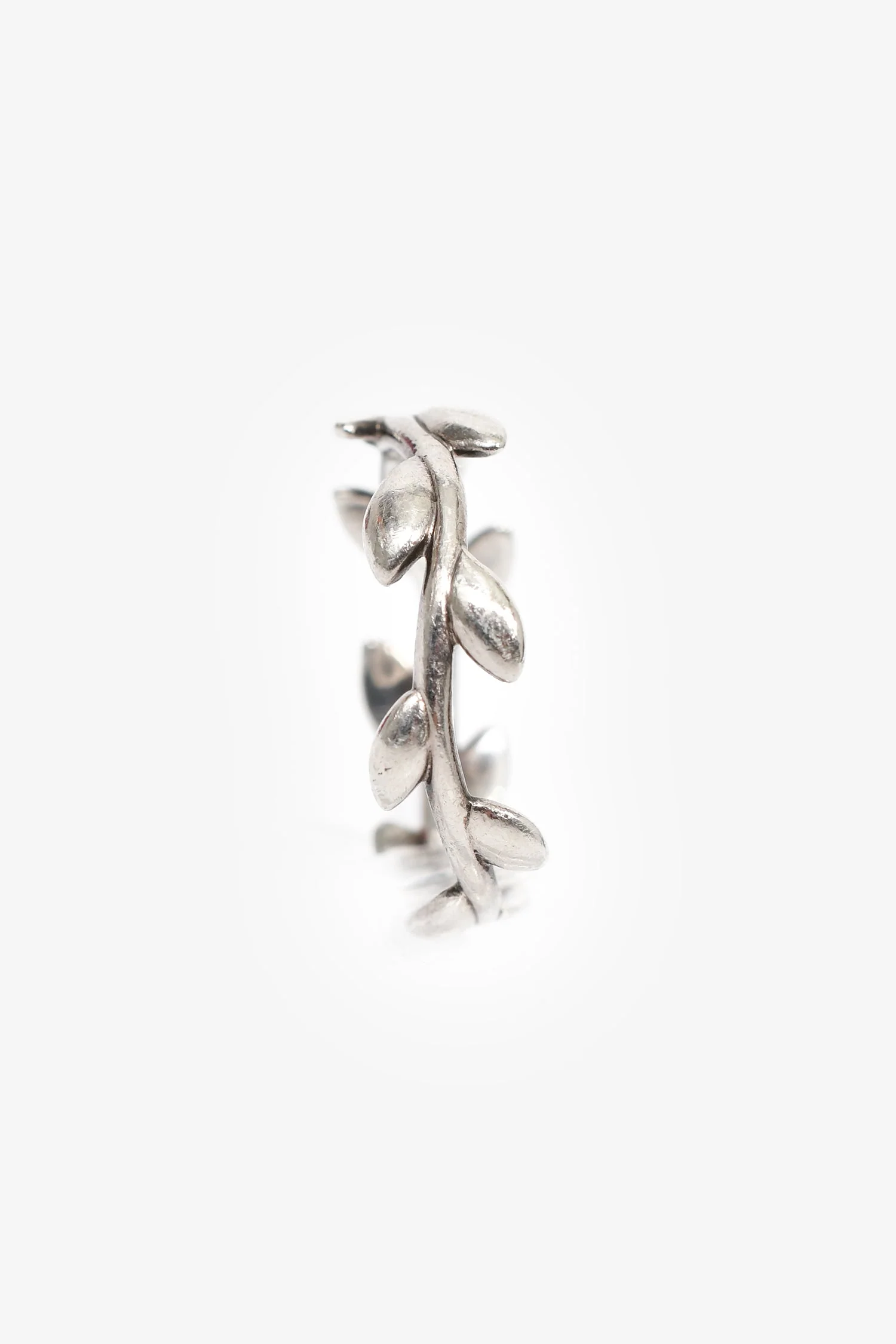 Tiffany & Co. Sterling Silver Paloma Picasso Narrow Olive Leaf Ring Size 5 - Image 2