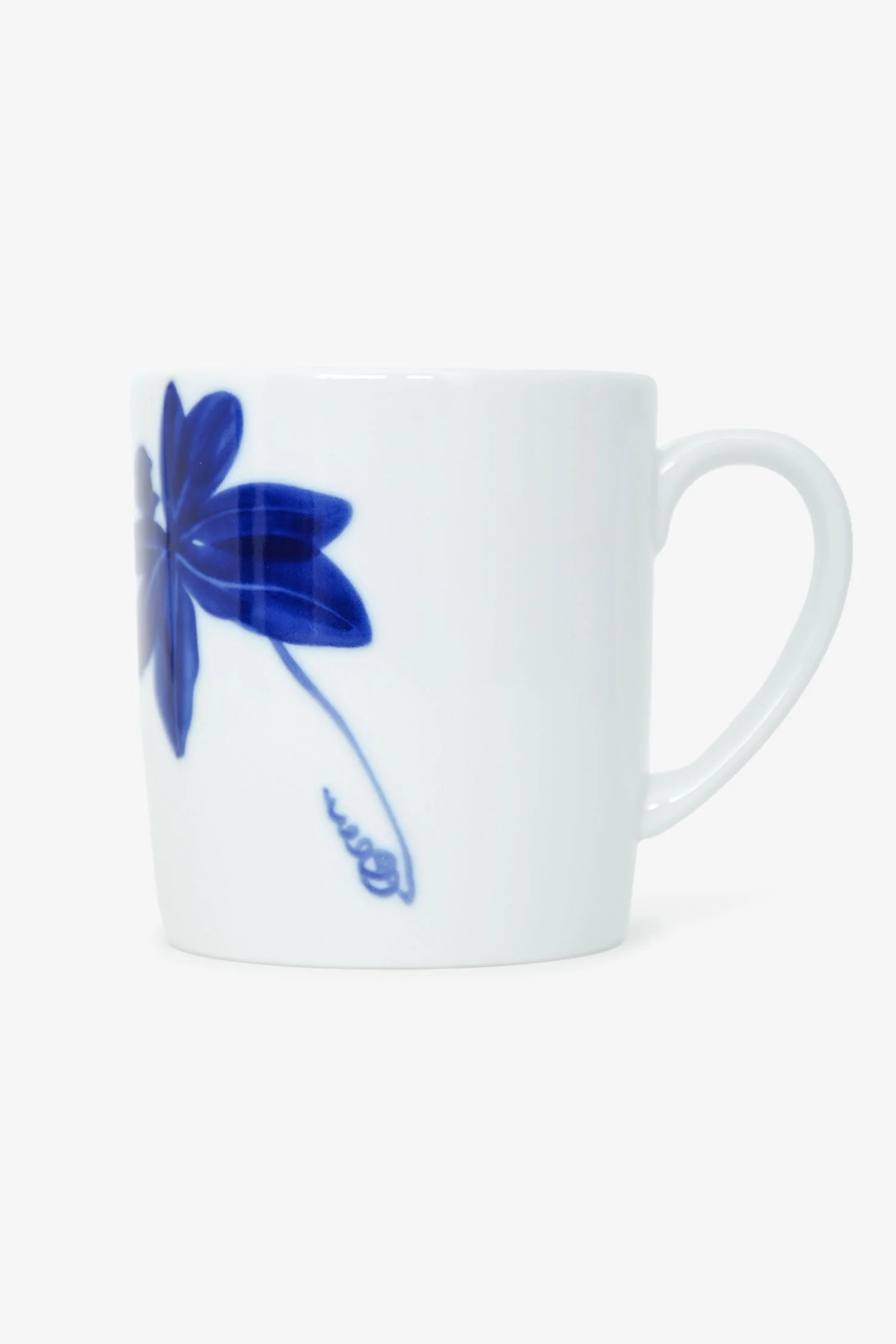 Tiffany & Co. White/Blue Flower Motis Porcelain Mug - Image 3