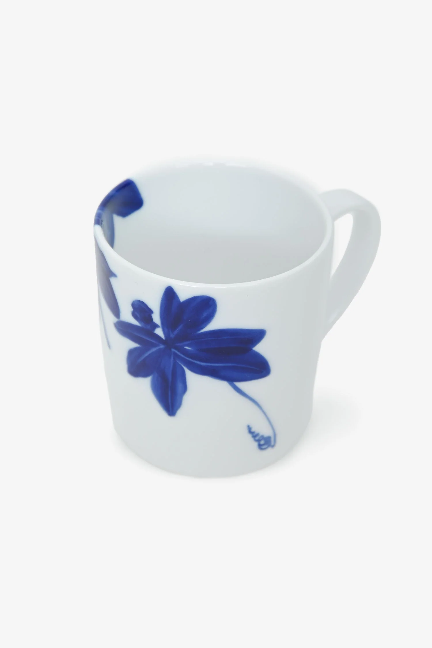 Tiffany & Co. White/Blue Flower Motis Porcelain Mug - Image 4