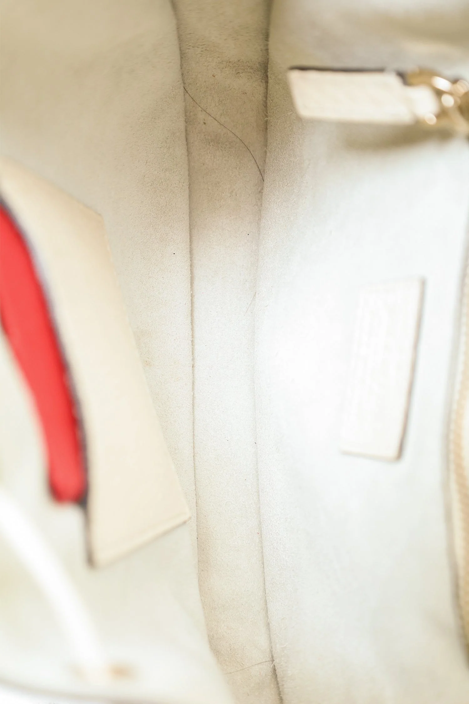 Valentino White Leather Rockstud Bucket Bag - Image 7